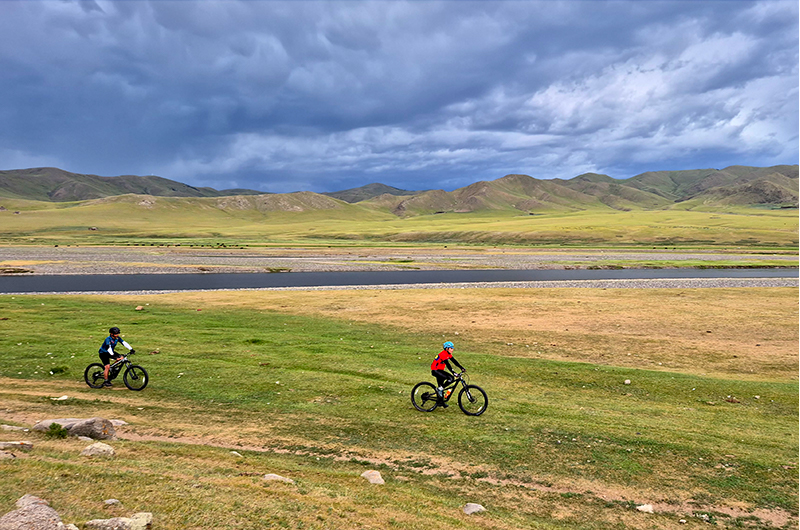 Mongolia biking tour